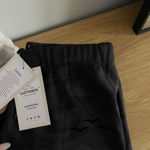 SOLD BNWT Lazy Pants Camo Sweats size Medium - Picture 3 of 10